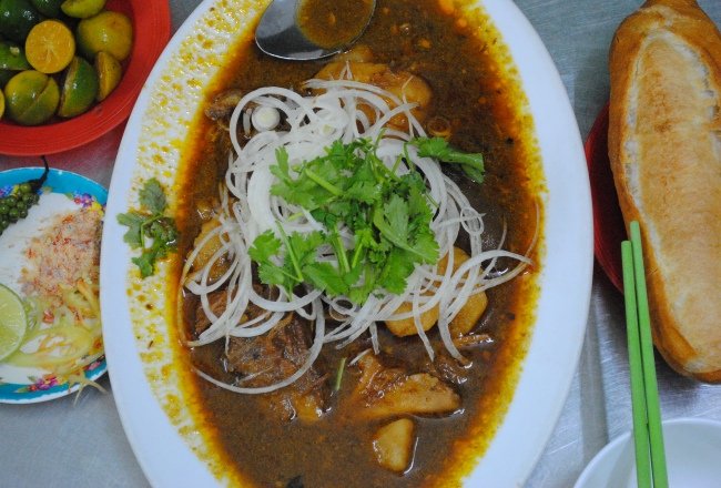 Thưởng thức cà ri dê không tên
