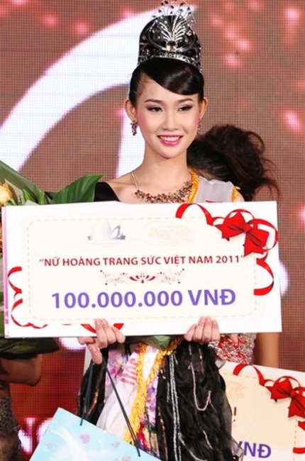 Trần Thị Thanh Trúc giành ngôi vị Nữ hoàng Trang sức 2011