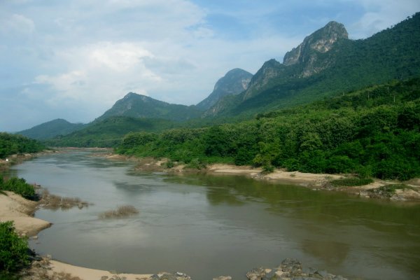 Kỳ 5: Từ Pakmong đến Luang Prabang