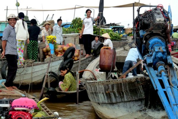 Về thăm chợ nổi Long Xuyên