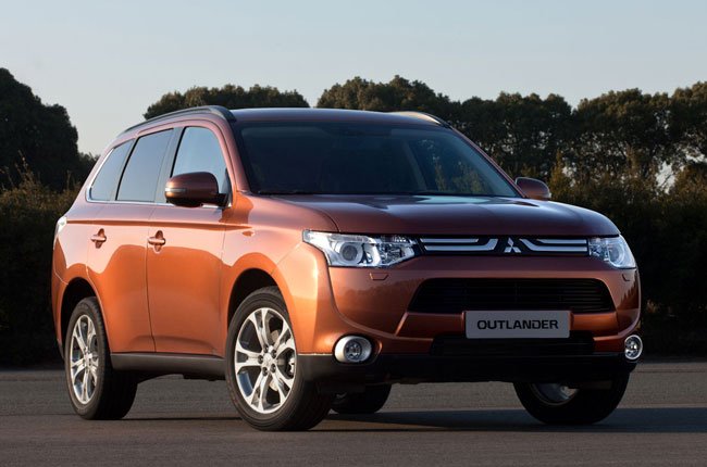 Mitsubishi Outlander 2013 trình diễn tại Geneva Motor Show Mitsubishi Outlander 2013 trình diễn tại Geneva Motor Show