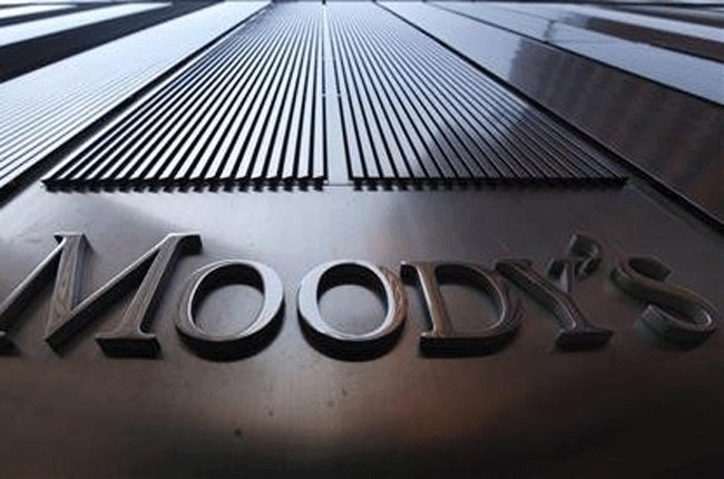 Moody’s cảnh báo hạ xếp hạng 17 ngân hàng