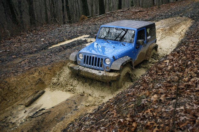 Jeep Wrangler Sport 2012: “911 của dòng xe off-road”