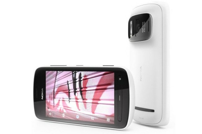 Những mẫu điện thoại nổi bật ở MWC 2012