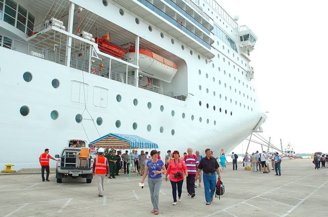 Tàu Costa Victoria lần đầu tiên đến Việt Nam Tàu Costa Victoria lần đầu tiên đến Việt Nam