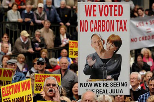 Úc: Biểu tình phản đối thuế khí thải