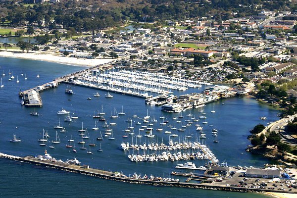 Khan hiếm vé máy bay đi Mỹ