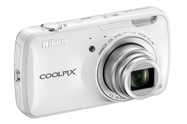 Nikon ra mắt máy ảnh Coolpix S800c