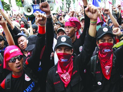 Đông Nam Á: Căng thẳng bài toán lương nhân công