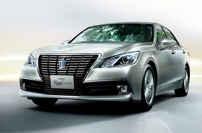 Toyota giới thiệu Crown Series 2013 tại Nhật Bản