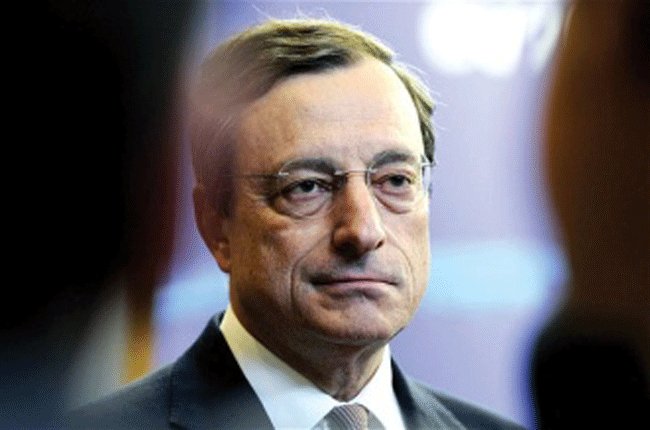 ECB cắt giảm dự báo tăng trưởng eurozone