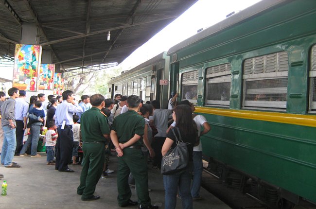 Tăng 17 đoàn tàu TPHCM - Nha Trang dịp lễ 30-4