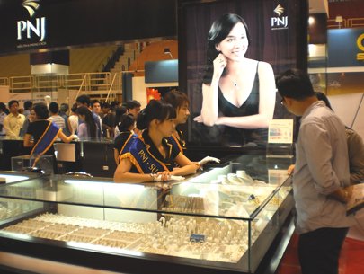 Doanh thu PNJ giảm mạnh vì vàng miếng
