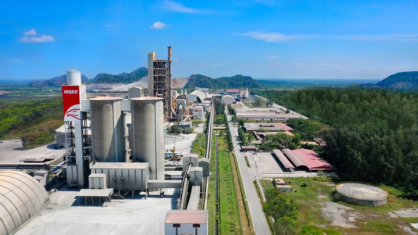 Nhà máy xi măng INSEE Hòn Chông nhận Giải thưởng hiệu quả năng lượng trong công nghiệp 2021