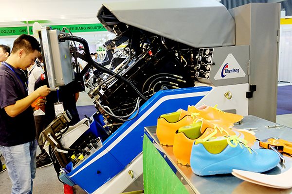 Ngành dệt may, da giày đặt mục tiêu xuất khẩu đạt 80 tỉ đô la vào năm 2025 - Tạp chí Kinh tế Sài Gòn