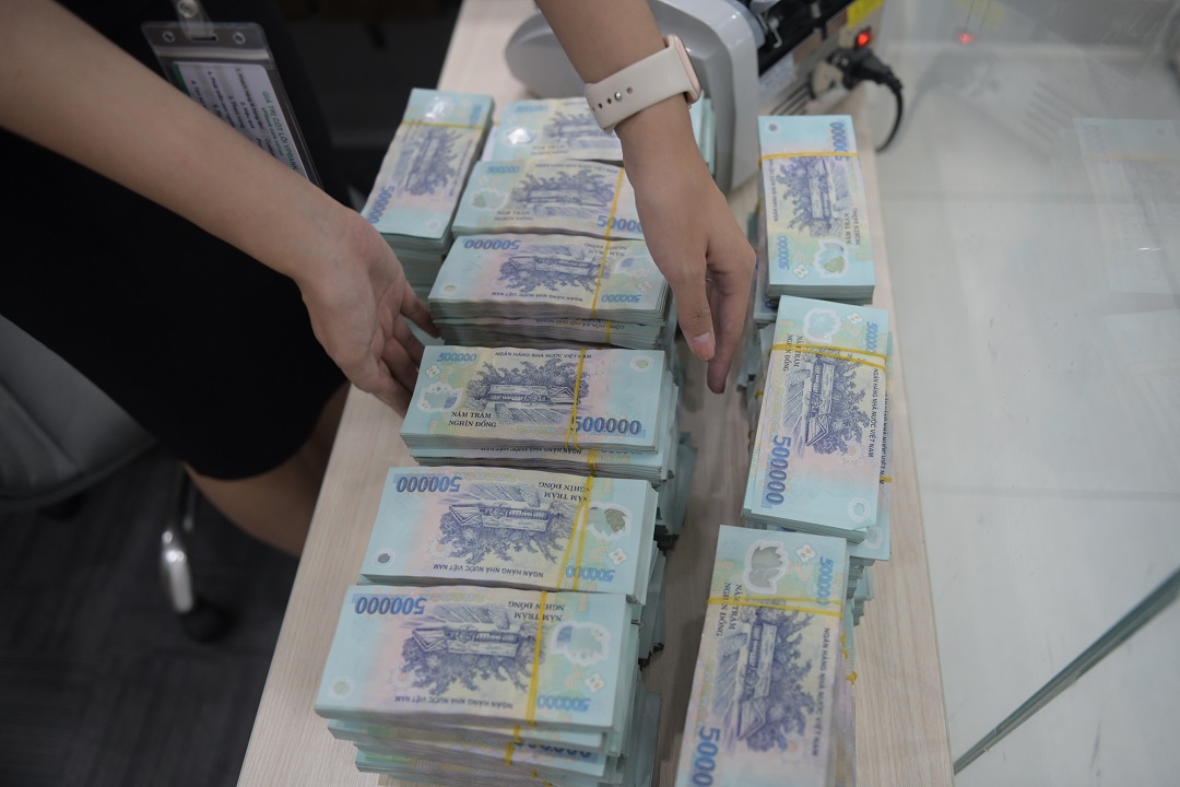 Bạn quan tâm đến vấn đề thao túng tiền tệ Việt Nam? Hình ảnh về chủ đề này sẽ cung cấp cho bạn thông tin về những ảnh hưởng của thao túng tiền tệ đến đời sống và kinh tế của Việt Nam. Hãy khám phá để hiểu thêm.