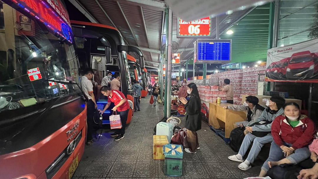 bến xe miền Tây. Ảnh: Minh Hoàng