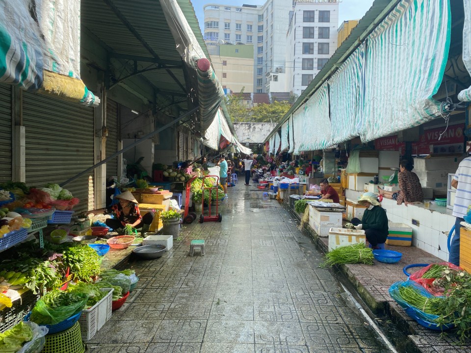 Thị trường cận Tết: chợ lo ngại ế ẩm, siêu thị không 'cháy hàng' - Tạp chí Kinh tế Sài Gòn
