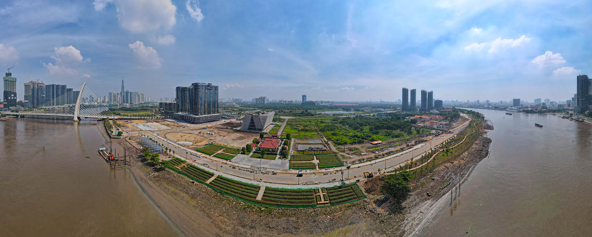 Công viên bờ sông Sài Gòn. Ảnh: Minh Hoàng