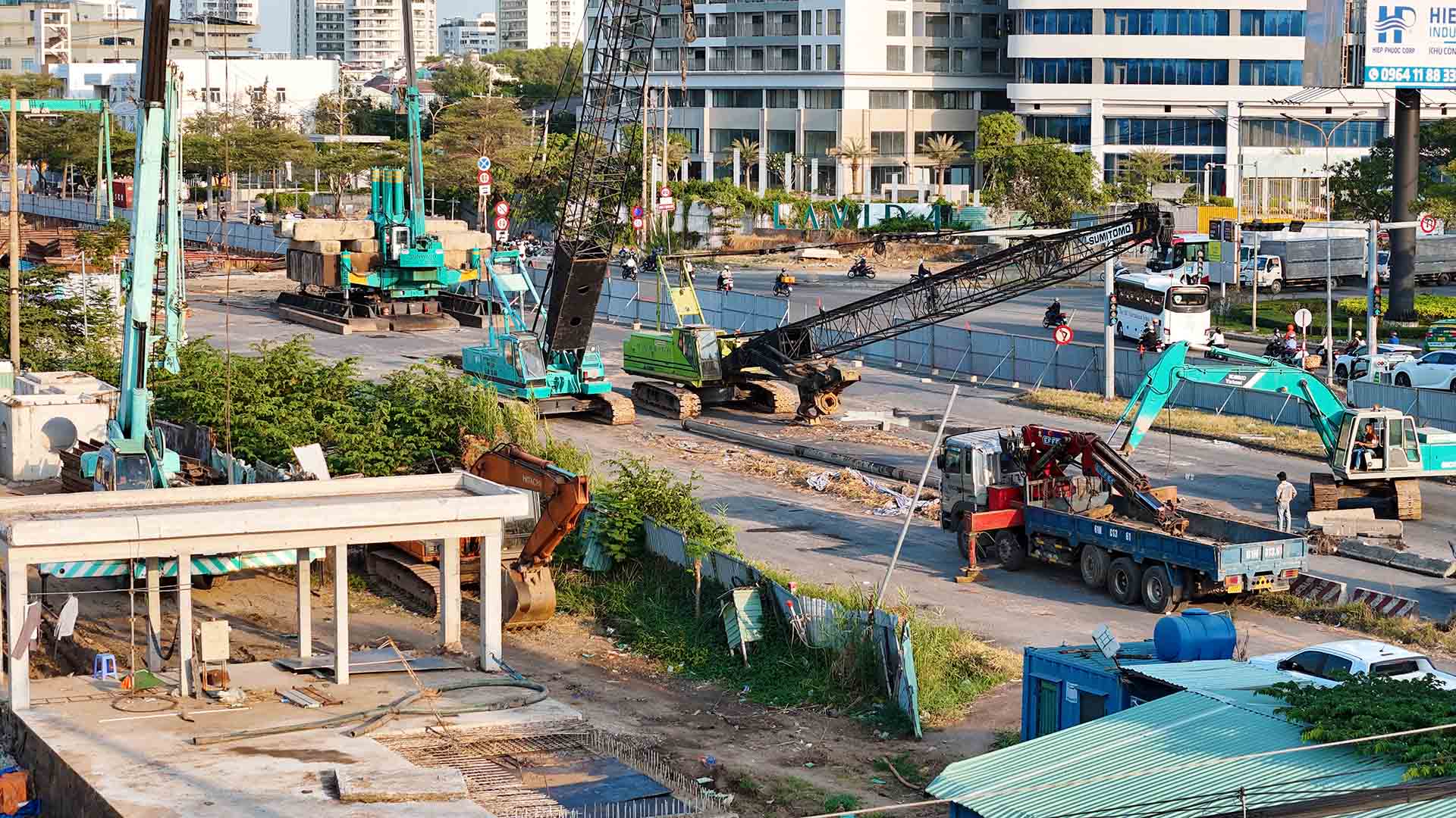 Hầm chui Nguyễn Văn Linh. Ảnh: Minh Hoàng