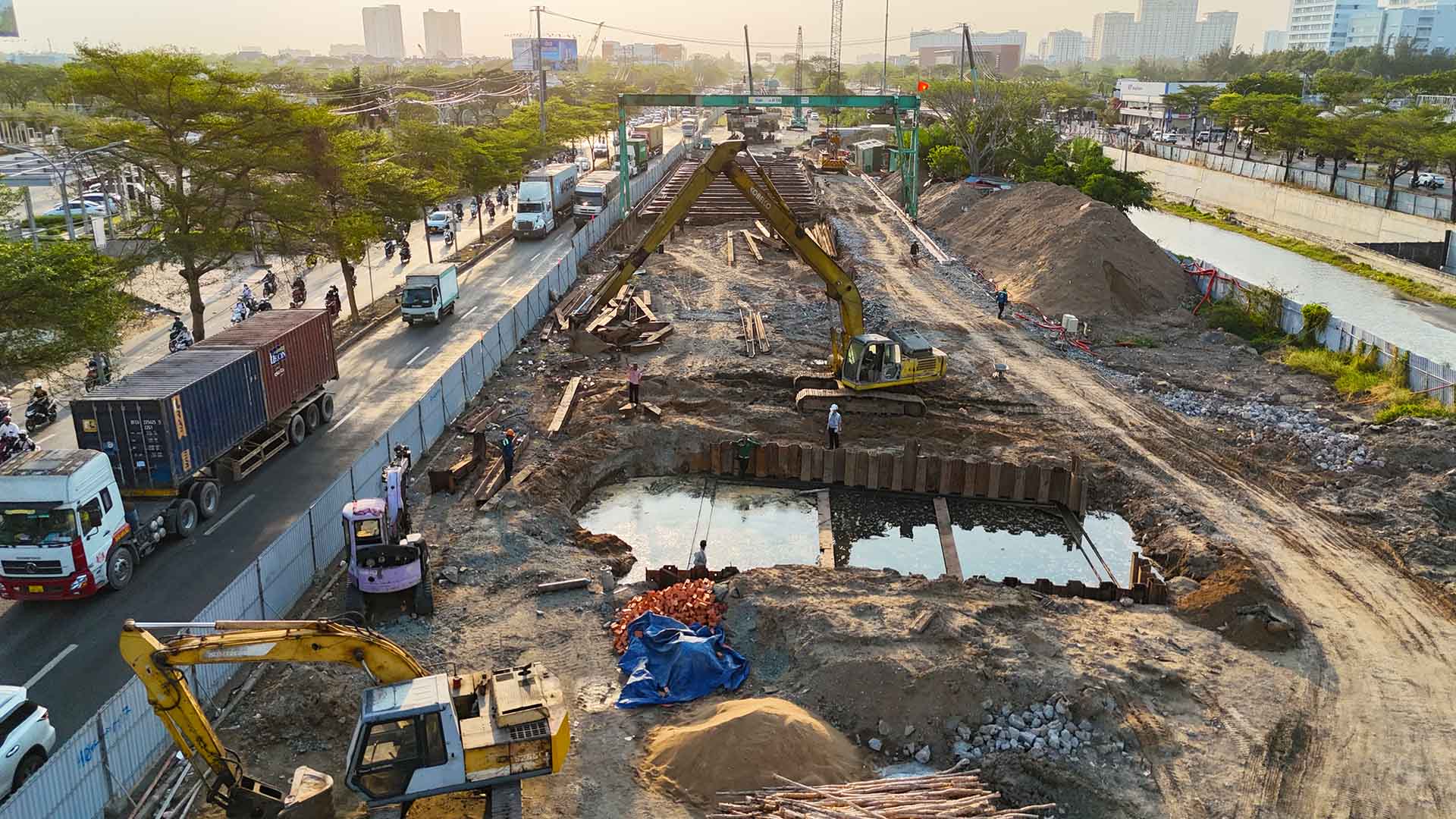 Hầm chui Nguyễn Văn Linh. Ảnh: Minh Hoàng
