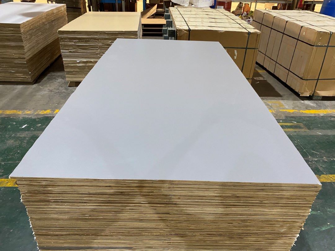 Mỹ áp thuế chống bán phá giá gần 195% với gỗ dán Việt Nam